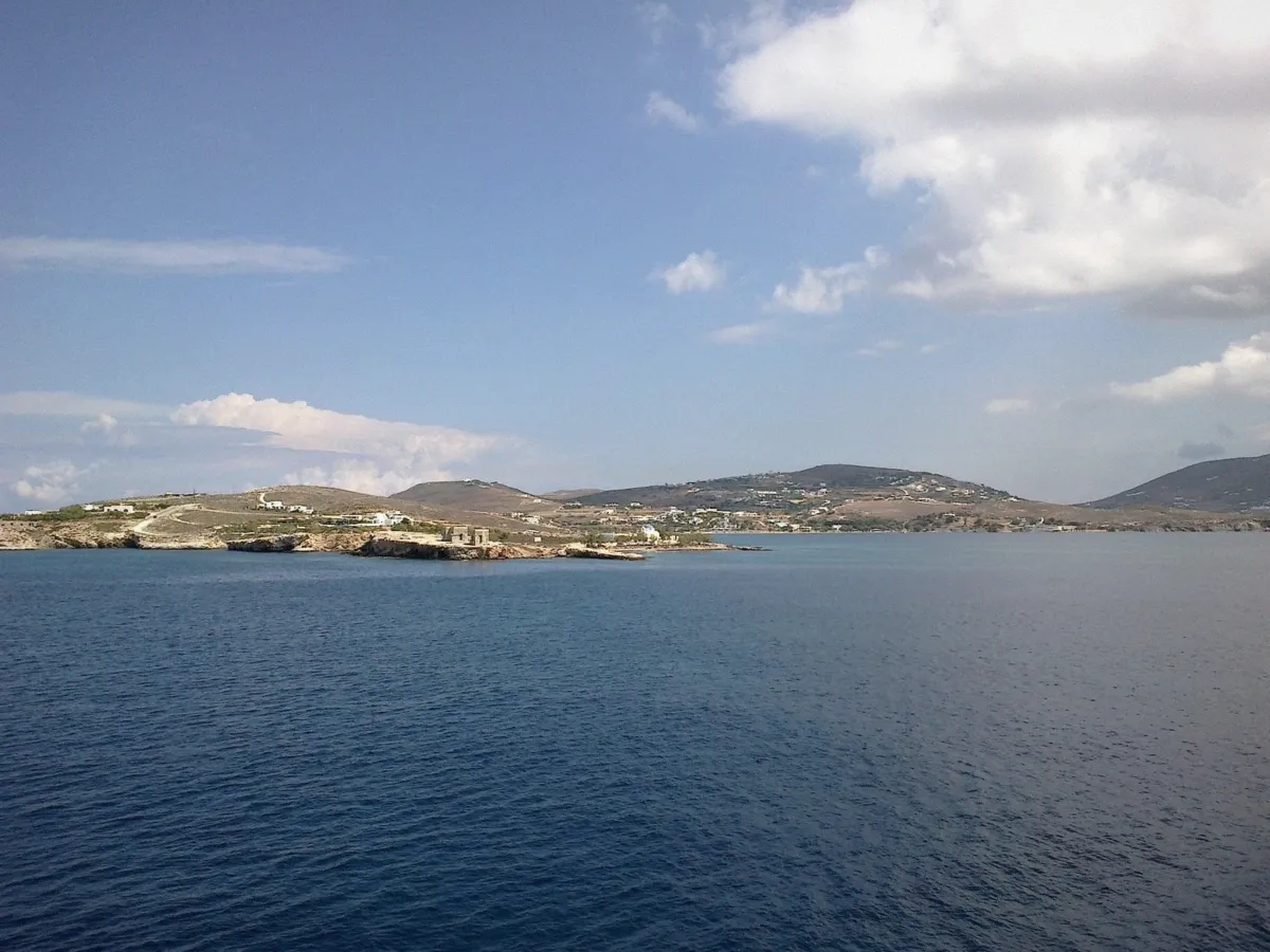 Turquoise water over the shallows off southern Antiparos on a Paros boat trip